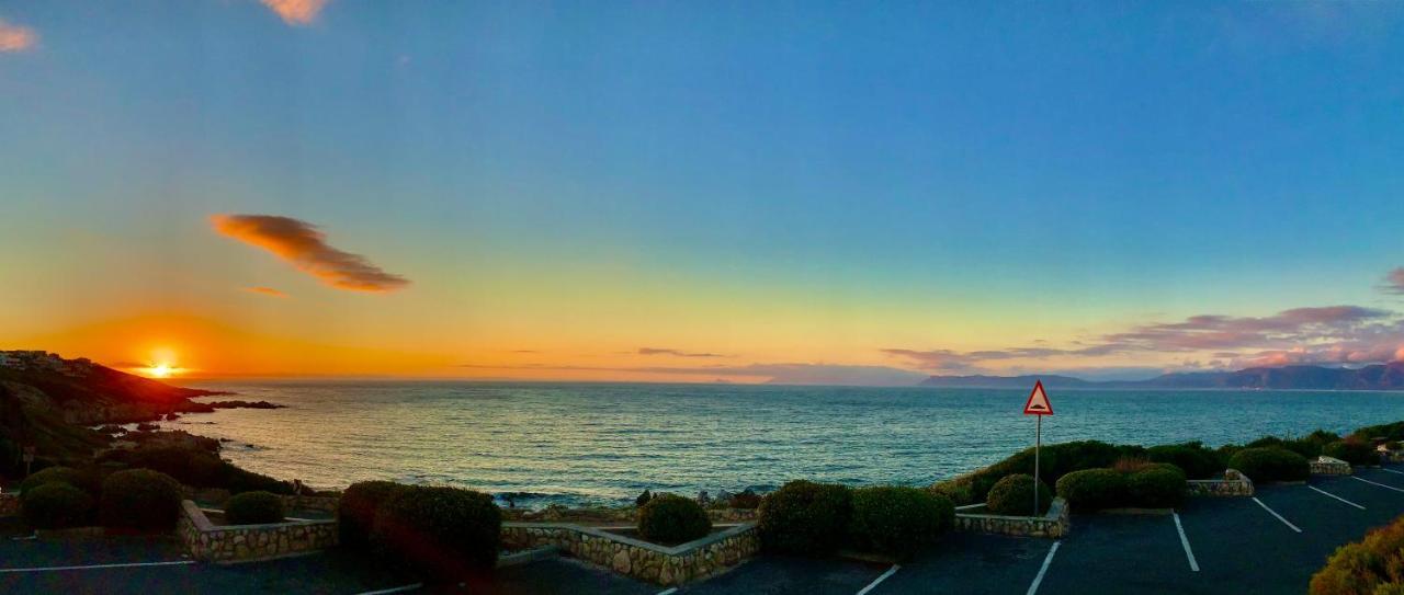 Sage At Whale Cove - Sea Facing Apartment De Kelders Eksteriør bilde